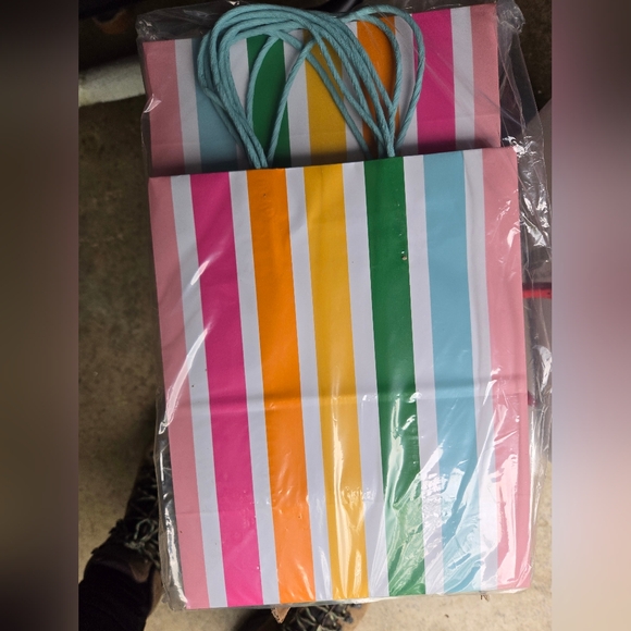 New 24pk Spritz Cub Gift Bags - Picture 1 of 2